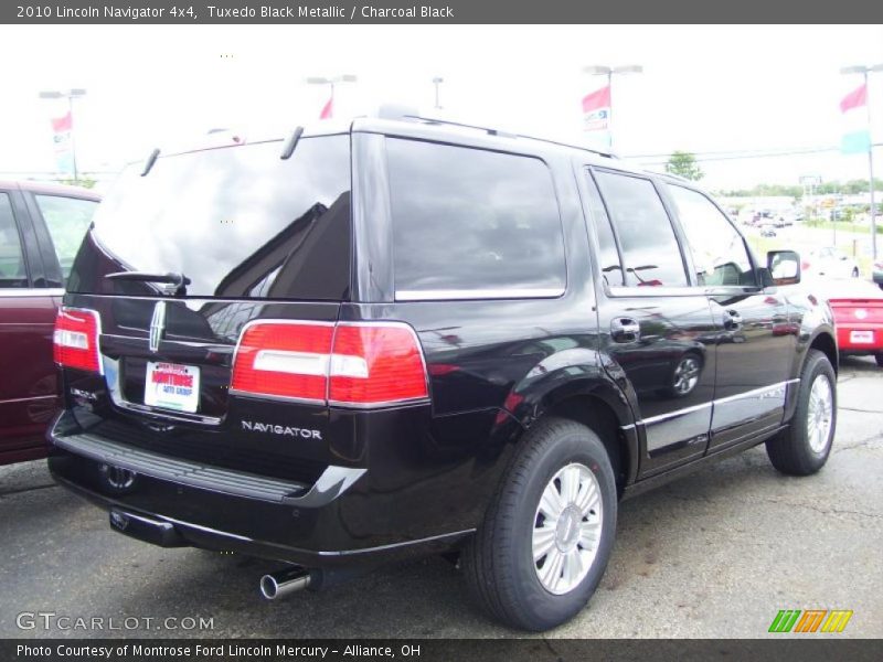 Tuxedo Black Metallic / Charcoal Black 2010 Lincoln Navigator 4x4