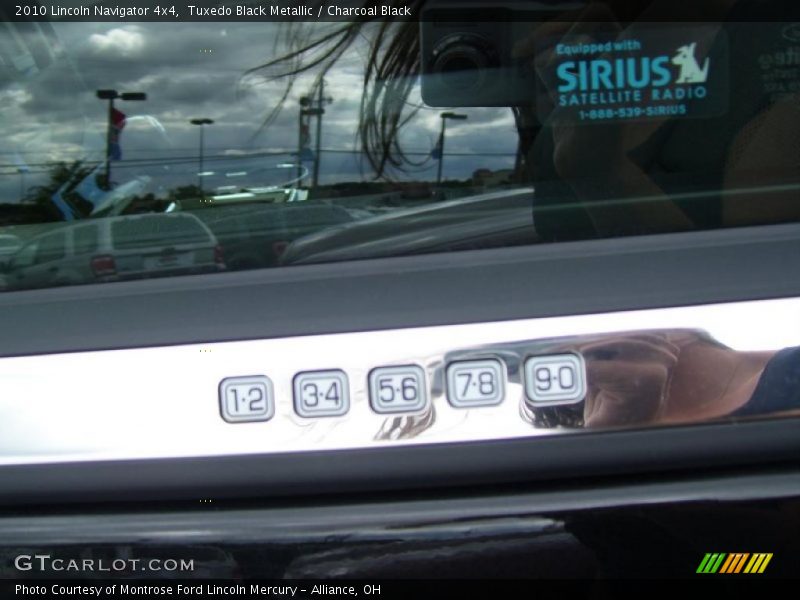 Tuxedo Black Metallic / Charcoal Black 2010 Lincoln Navigator 4x4