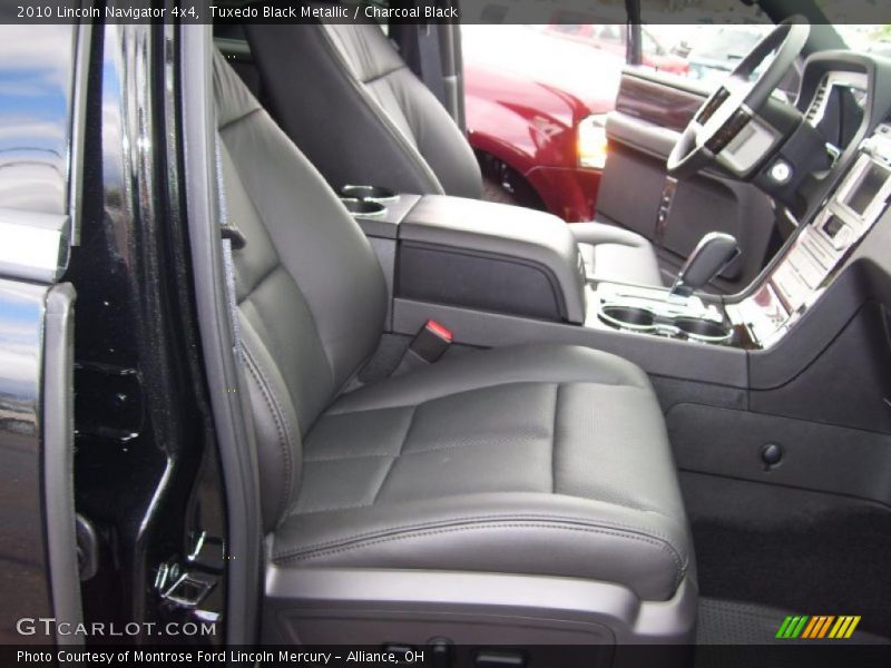 Tuxedo Black Metallic / Charcoal Black 2010 Lincoln Navigator 4x4