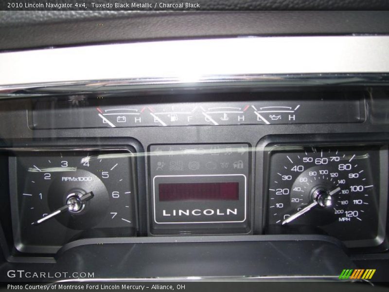 Tuxedo Black Metallic / Charcoal Black 2010 Lincoln Navigator 4x4