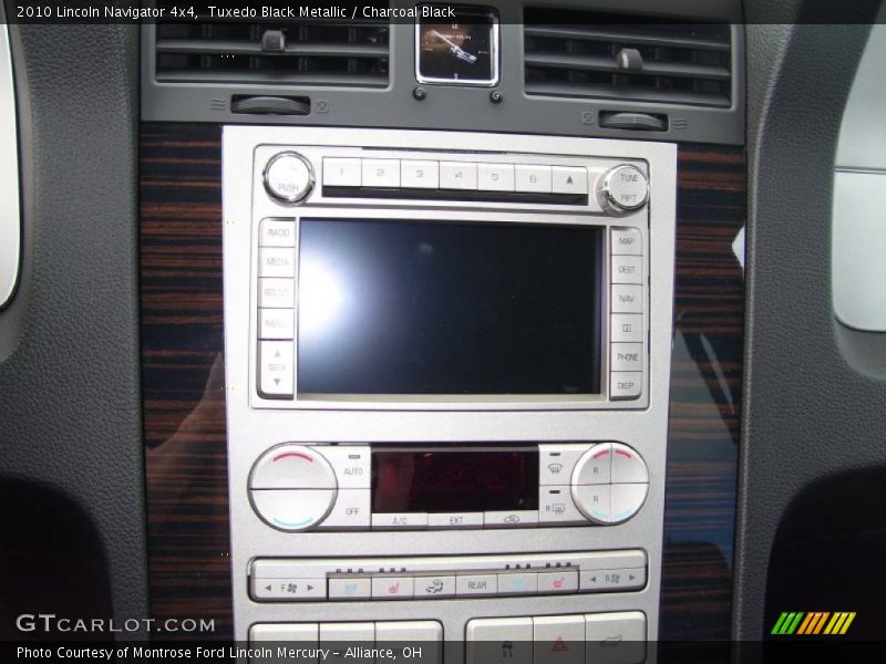 Tuxedo Black Metallic / Charcoal Black 2010 Lincoln Navigator 4x4