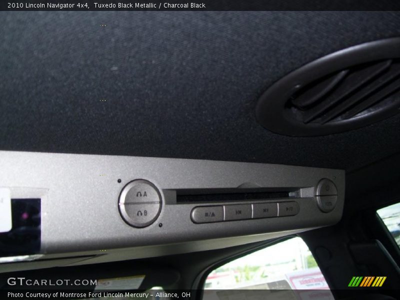 Tuxedo Black Metallic / Charcoal Black 2010 Lincoln Navigator 4x4