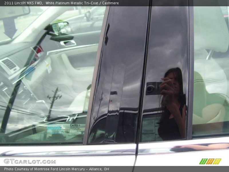 White Platinum Metallic Tri-Coat / Cashmere 2011 Lincoln MKS FWD