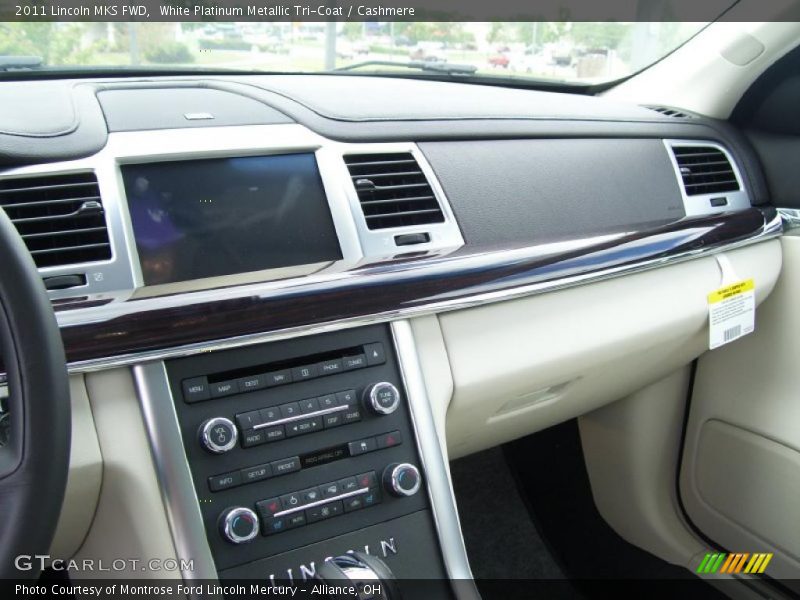 White Platinum Metallic Tri-Coat / Cashmere 2011 Lincoln MKS FWD