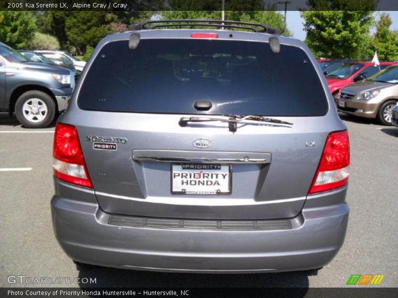 Alpine Gray / Gray 2005 Kia Sorento LX