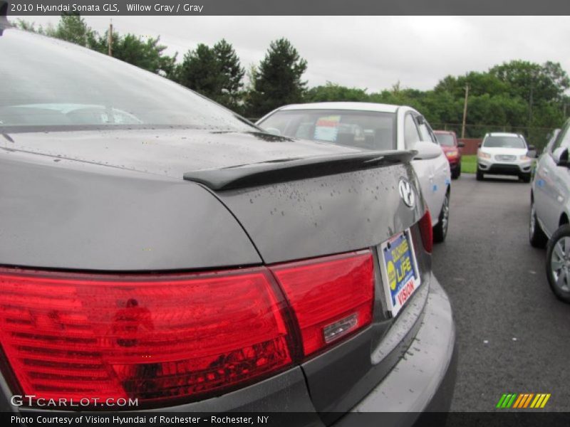 Willow Gray / Gray 2010 Hyundai Sonata GLS