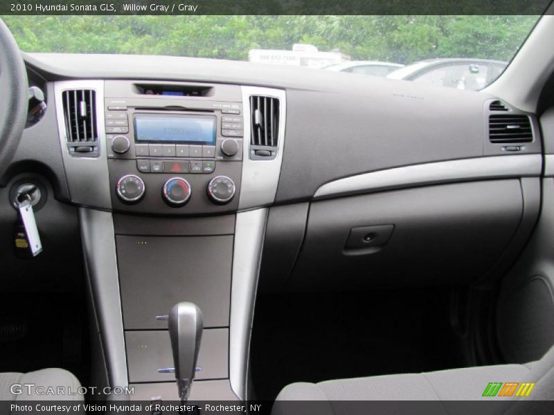 Willow Gray / Gray 2010 Hyundai Sonata GLS