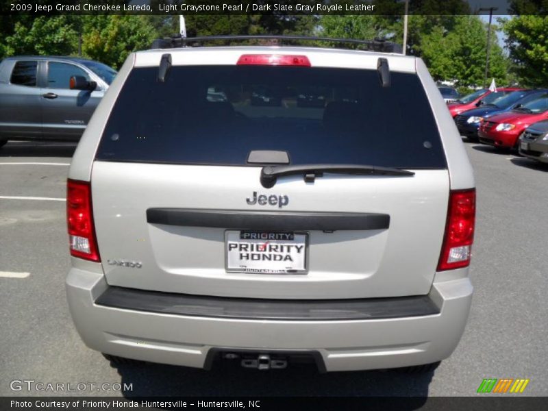 Light Graystone Pearl / Dark Slate Gray Royale Leather 2009 Jeep Grand Cherokee Laredo