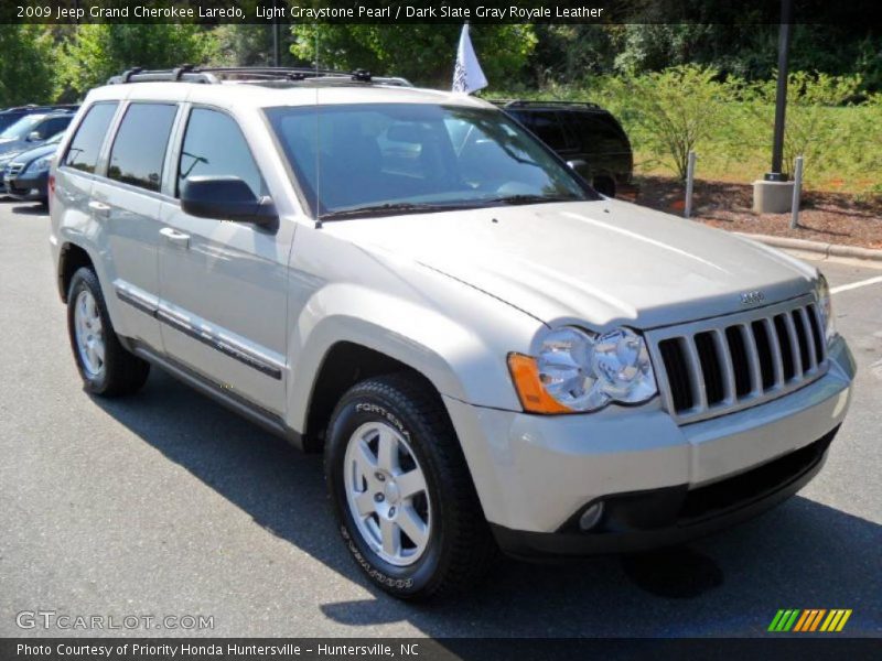 Light Graystone Pearl / Dark Slate Gray Royale Leather 2009 Jeep Grand Cherokee Laredo
