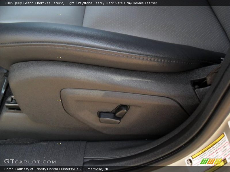 Light Graystone Pearl / Dark Slate Gray Royale Leather 2009 Jeep Grand Cherokee Laredo