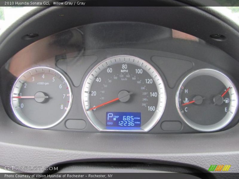 Willow Gray / Gray 2010 Hyundai Sonata GLS