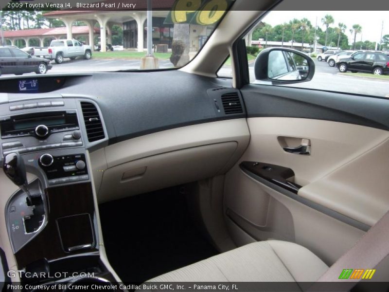 Blizzard Pearl / Ivory 2009 Toyota Venza I4