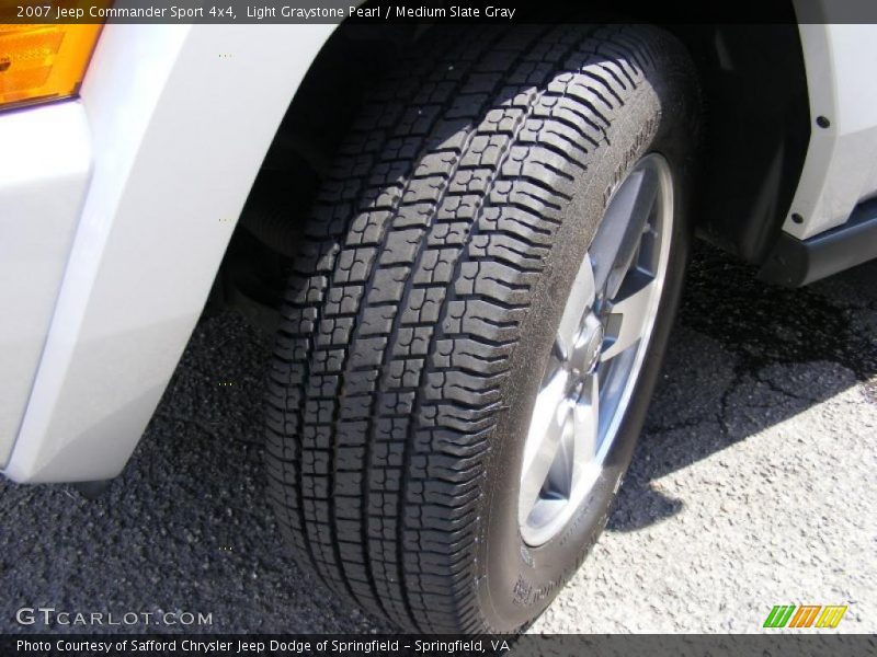 Light Graystone Pearl / Medium Slate Gray 2007 Jeep Commander Sport 4x4