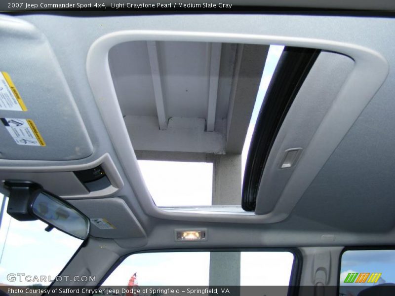 Light Graystone Pearl / Medium Slate Gray 2007 Jeep Commander Sport 4x4