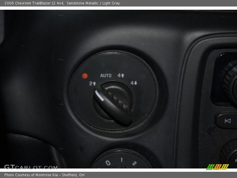 Sandstone Metallic / Light Gray 2006 Chevrolet TrailBlazer LS 4x4