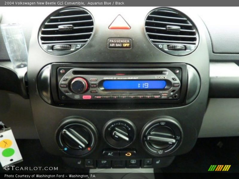Aquarius Blue / Black 2004 Volkswagen New Beetle GLS Convertible