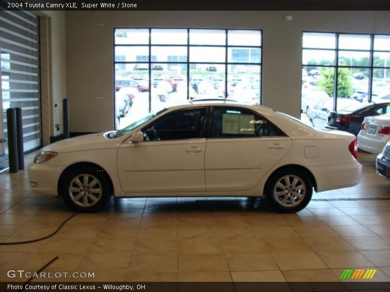 Super White / Stone 2004 Toyota Camry XLE