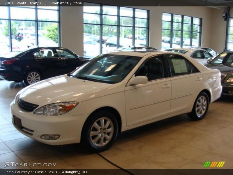 Super White / Stone 2004 Toyota Camry XLE