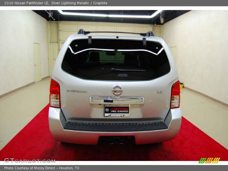 Silver Lightning Metallic / Graphite 2010 Nissan Pathfinder LE