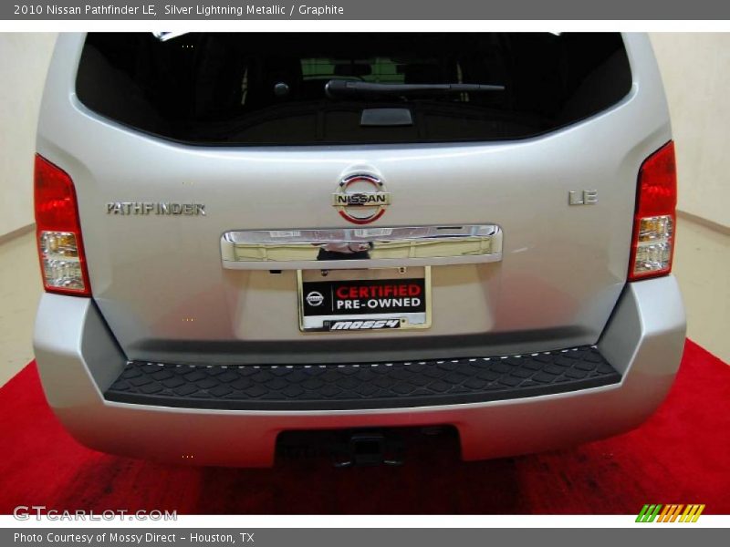 Silver Lightning Metallic / Graphite 2010 Nissan Pathfinder LE