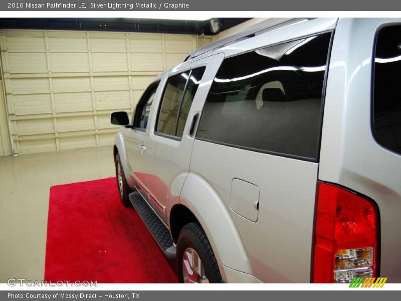 Silver Lightning Metallic / Graphite 2010 Nissan Pathfinder LE