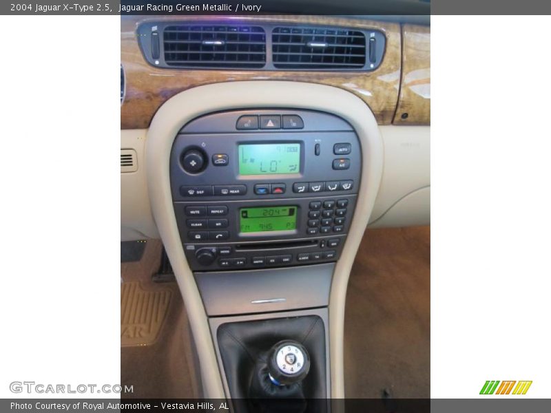 Jaguar Racing Green Metallic / Ivory 2004 Jaguar X-Type 2.5