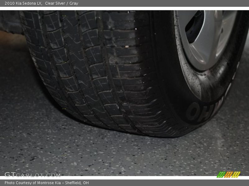 Clear Silver / Gray 2010 Kia Sedona LX