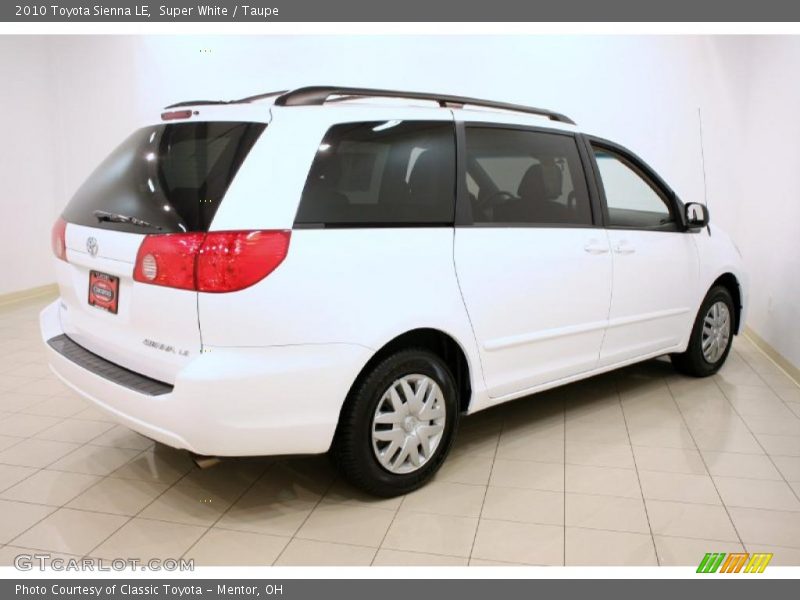 Super White / Taupe 2010 Toyota Sienna LE