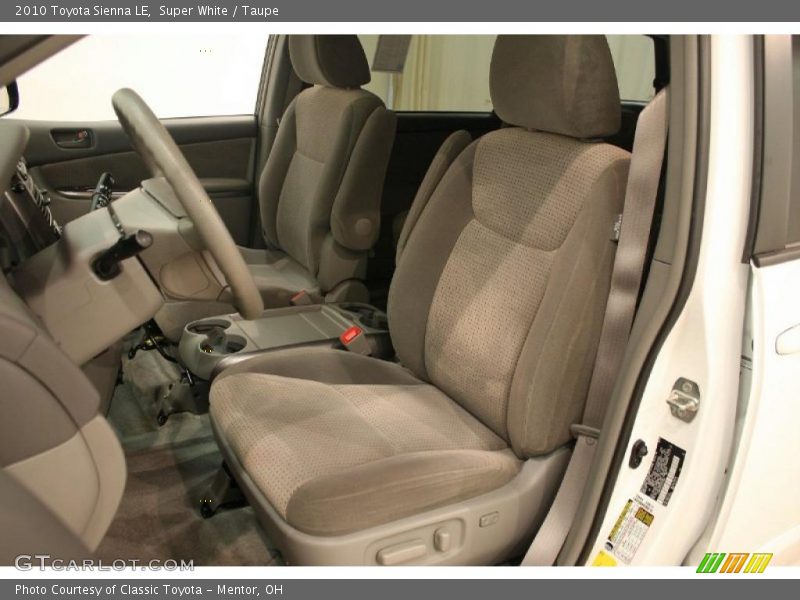Super White / Taupe 2010 Toyota Sienna LE