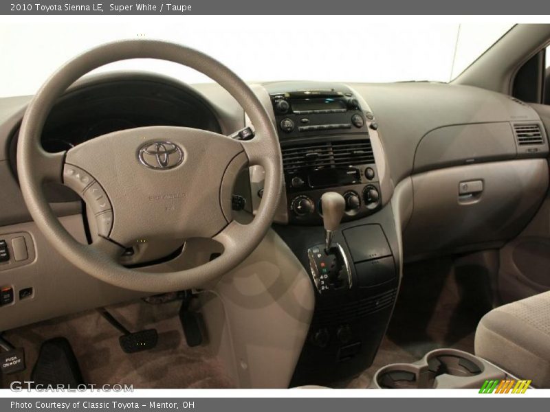 Super White / Taupe 2010 Toyota Sienna LE