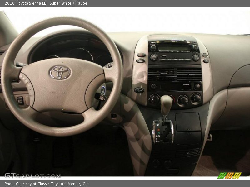 Super White / Taupe 2010 Toyota Sienna LE