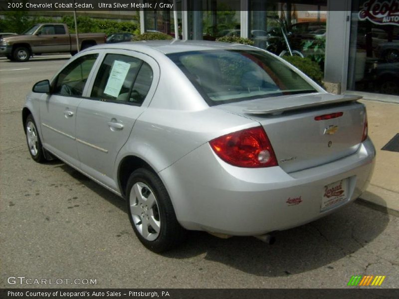 Ultra Silver Metallic / Gray 2005 Chevrolet Cobalt Sedan