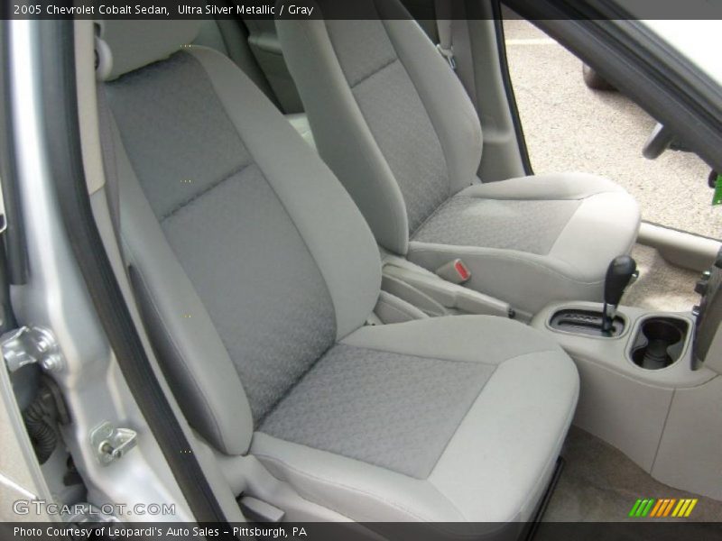 Ultra Silver Metallic / Gray 2005 Chevrolet Cobalt Sedan