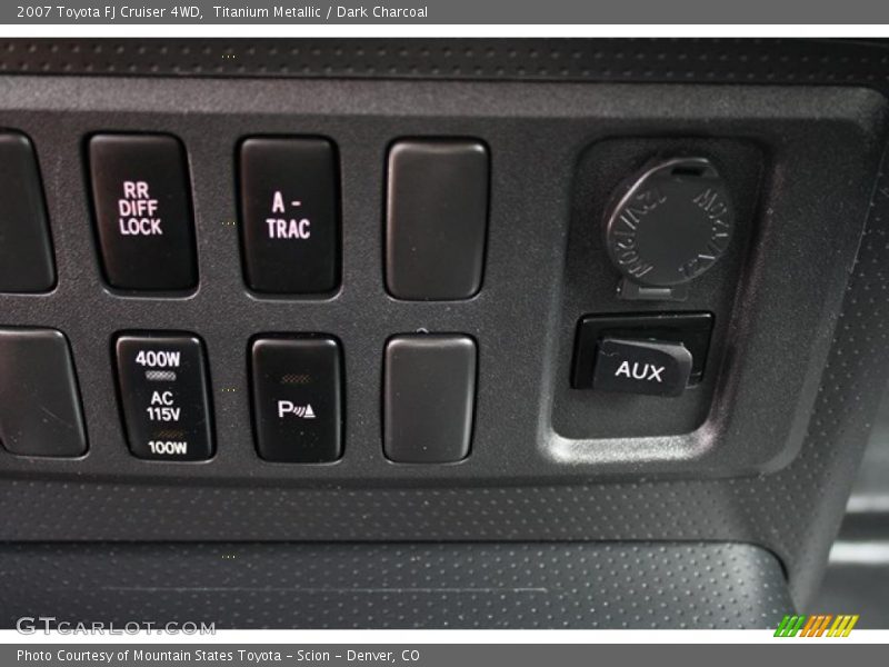 Titanium Metallic / Dark Charcoal 2007 Toyota FJ Cruiser 4WD