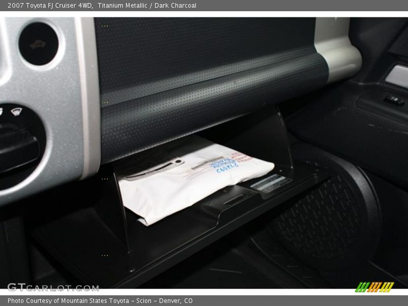 Titanium Metallic / Dark Charcoal 2007 Toyota FJ Cruiser 4WD