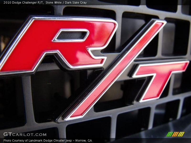 Stone White / Dark Slate Gray 2010 Dodge Challenger R/T