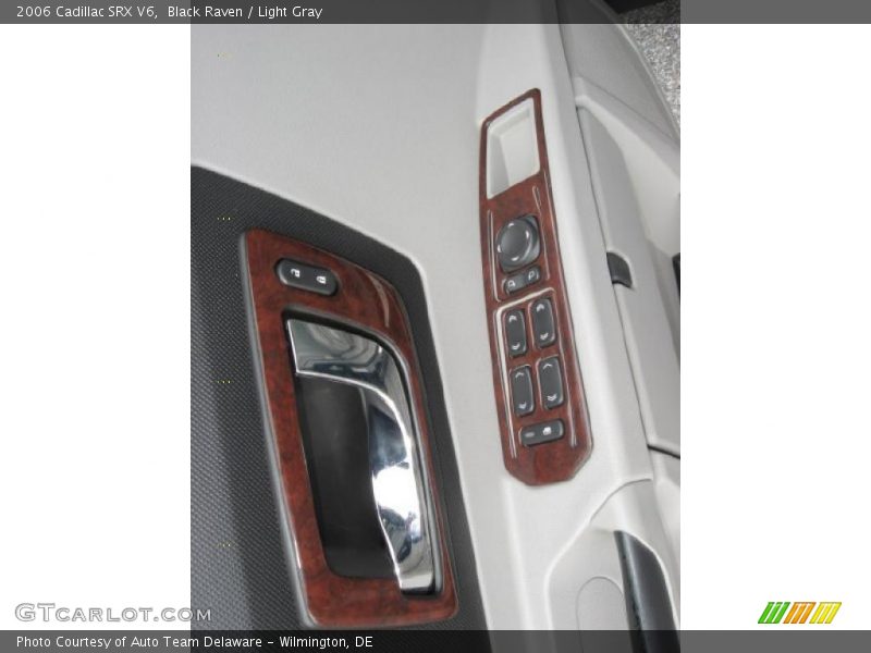 Black Raven / Light Gray 2006 Cadillac SRX V6