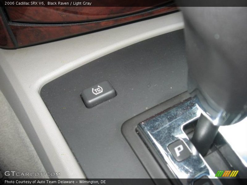 Black Raven / Light Gray 2006 Cadillac SRX V6