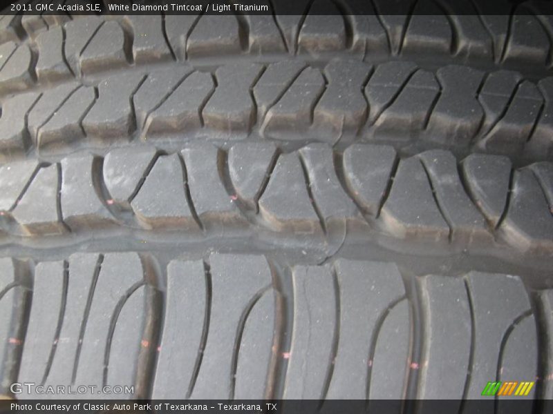 White Diamond Tintcoat / Light Titanium 2011 GMC Acadia SLE