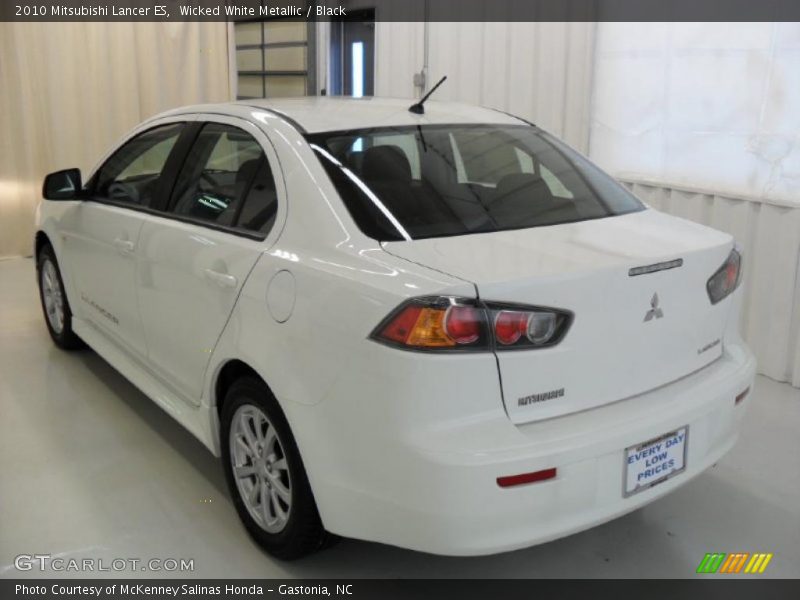 Wicked White Metallic / Black 2010 Mitsubishi Lancer ES