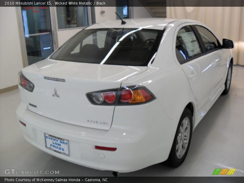 Wicked White Metallic / Black 2010 Mitsubishi Lancer ES