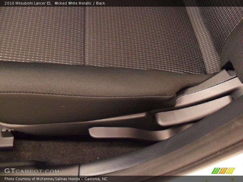 Wicked White Metallic / Black 2010 Mitsubishi Lancer ES