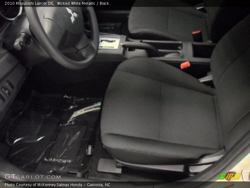 Wicked White Metallic / Black 2010 Mitsubishi Lancer DE