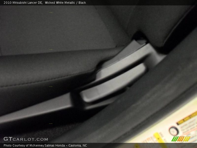 Wicked White Metallic / Black 2010 Mitsubishi Lancer DE