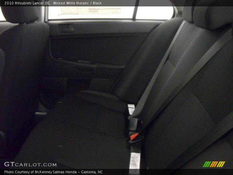 Wicked White Metallic / Black 2010 Mitsubishi Lancer DE