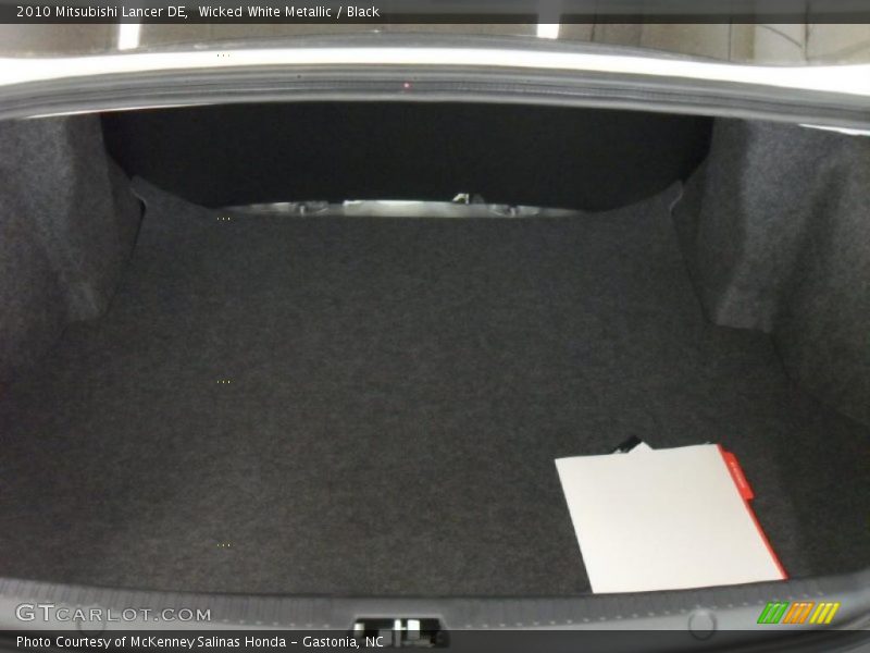Wicked White Metallic / Black 2010 Mitsubishi Lancer DE