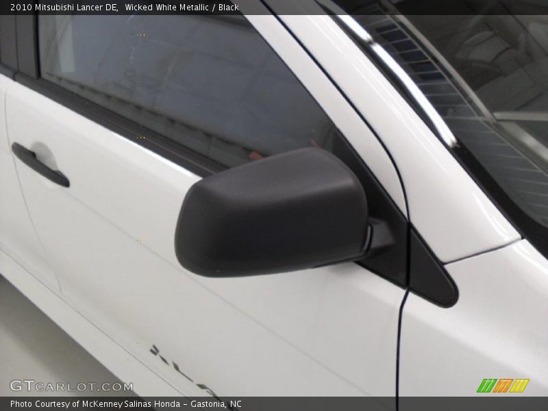 Wicked White Metallic / Black 2010 Mitsubishi Lancer DE