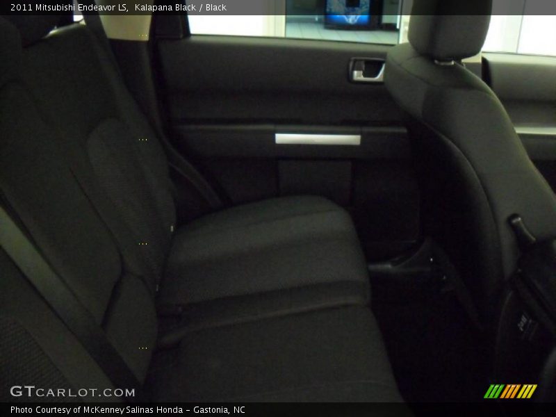Kalapana Black / Black 2011 Mitsubishi Endeavor LS