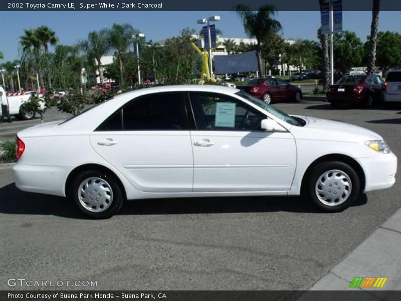 Super White / Dark Charcoal 2002 Toyota Camry LE