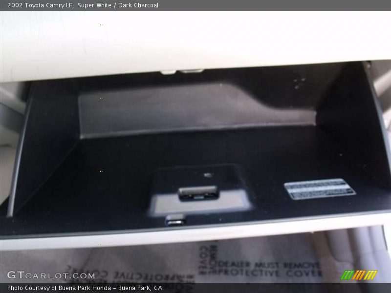 Super White / Dark Charcoal 2002 Toyota Camry LE